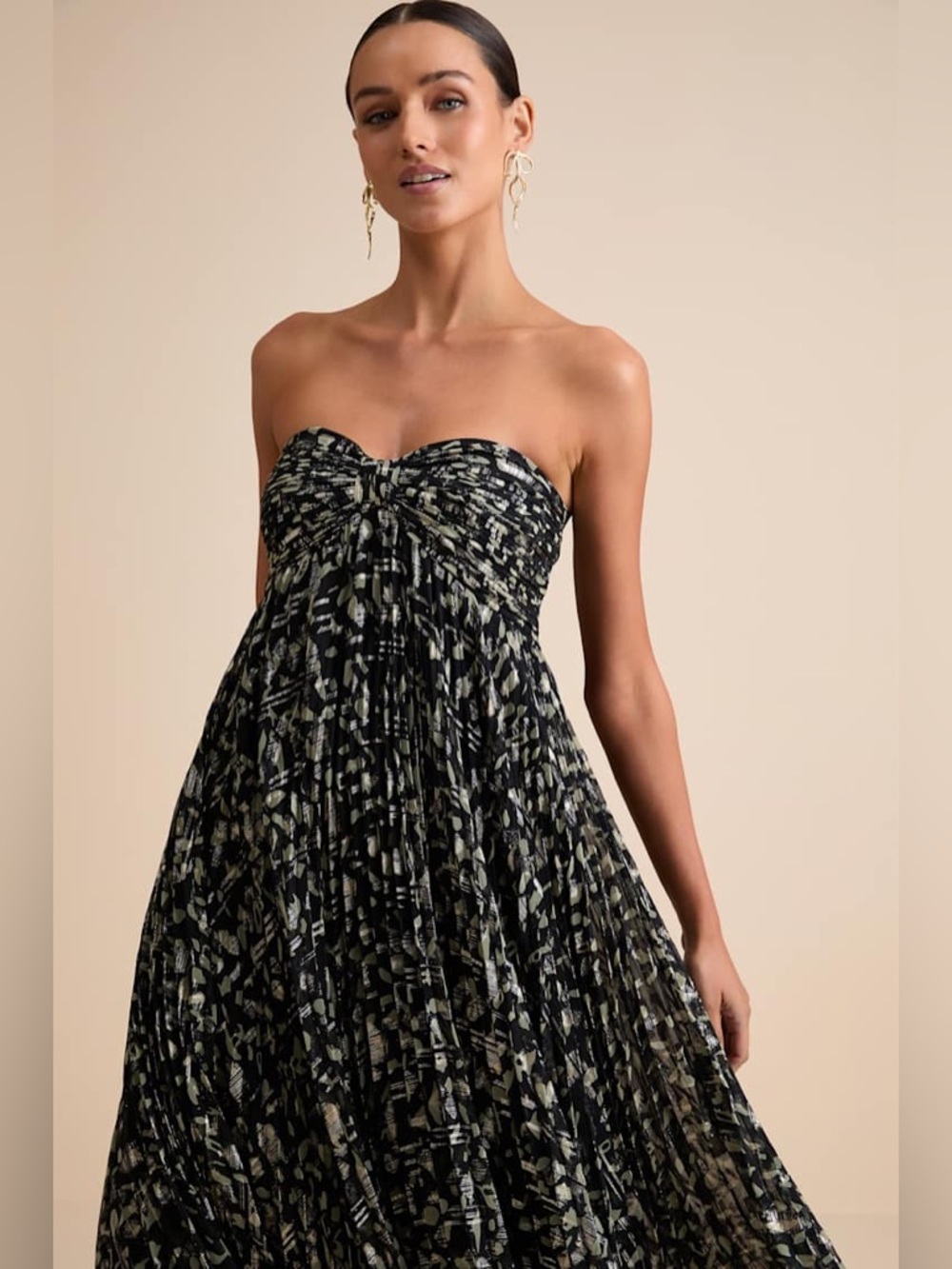 LULU’S Lynwen Black Abstract Pleated Strapless Maxi Dress - Picture 4 of 6